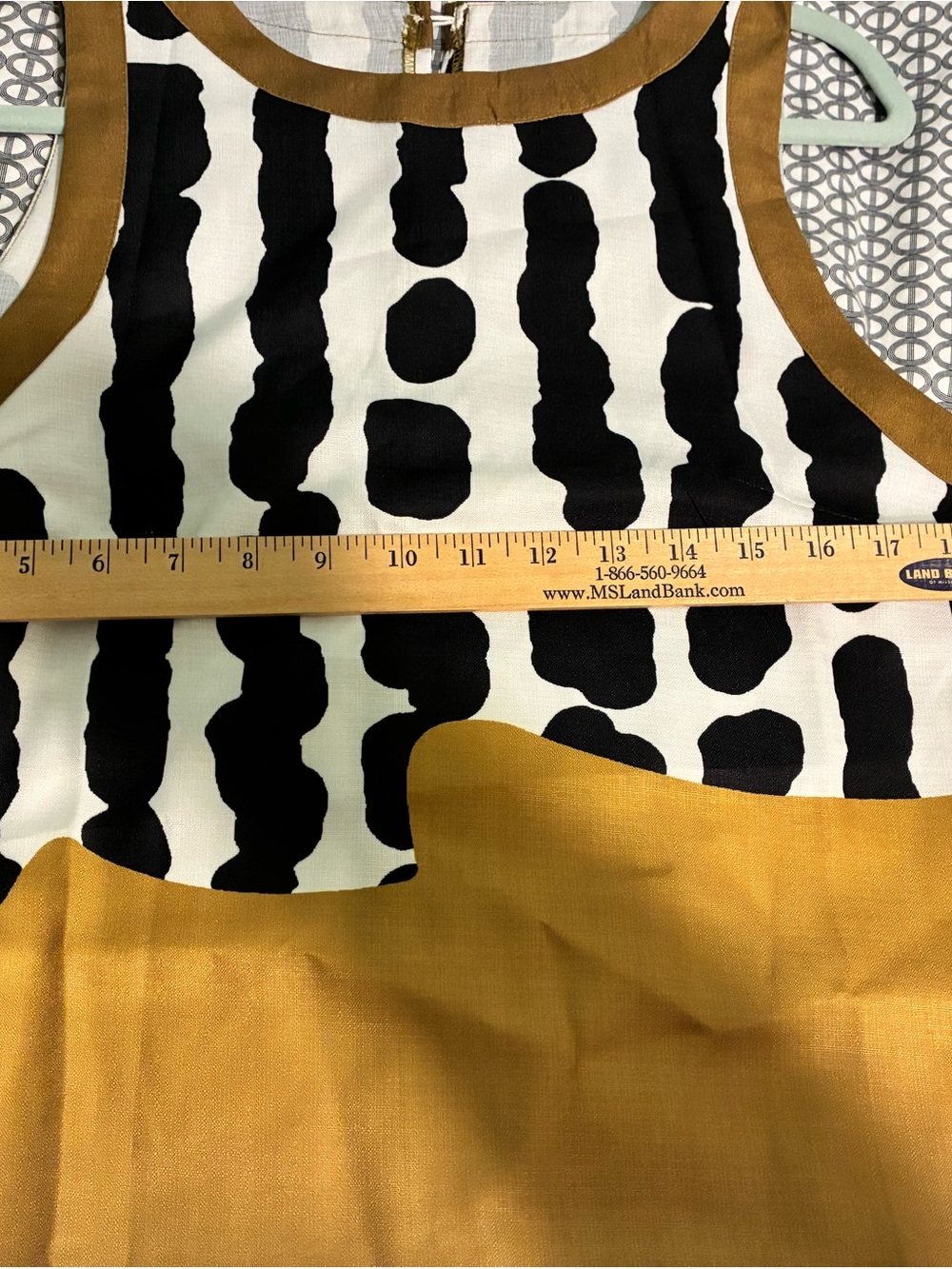 SHEIN Black & White Graphic shift dress with Mustard and Pink Accents L 10-12) - Picture 4 of 7